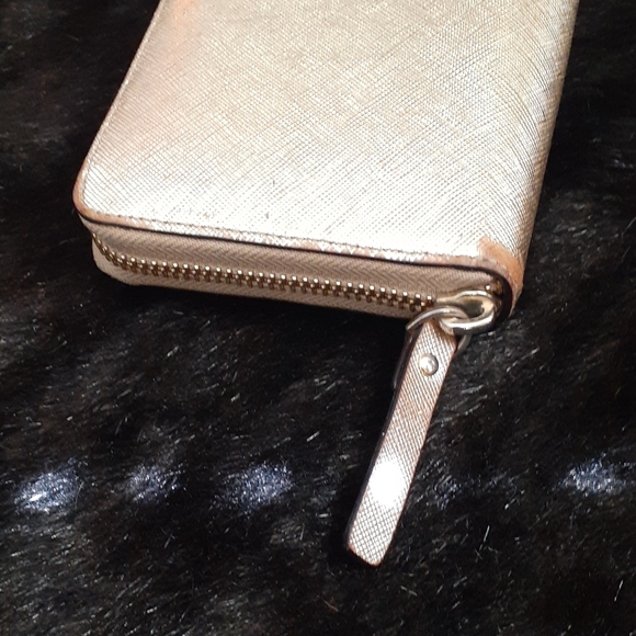Kate Spade Zippered Wallet - Picture 3 of 9
